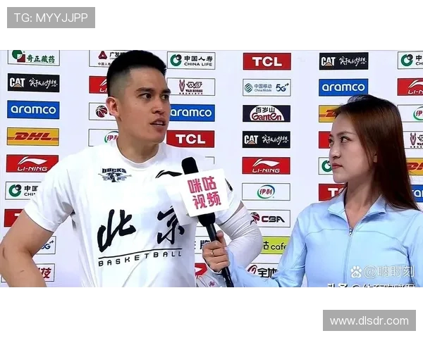 陈盈骏称曾凡博回归提振球队士气期待其尽快调整身体打中锋新赛季